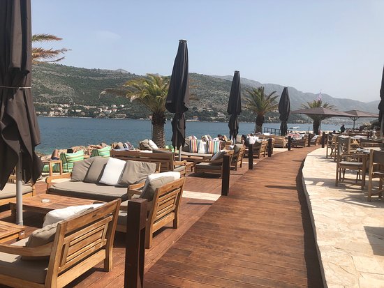 Coral Beach Club Restaurant and Shisha in Dubrovnik Chicha Hookah Kalyan